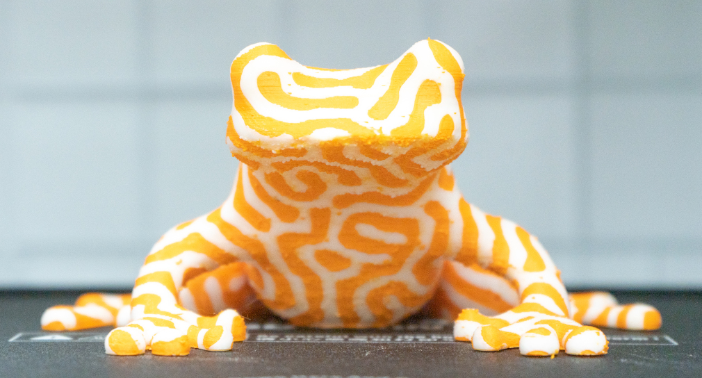 3D-Druck: gelb-weißer Frosch