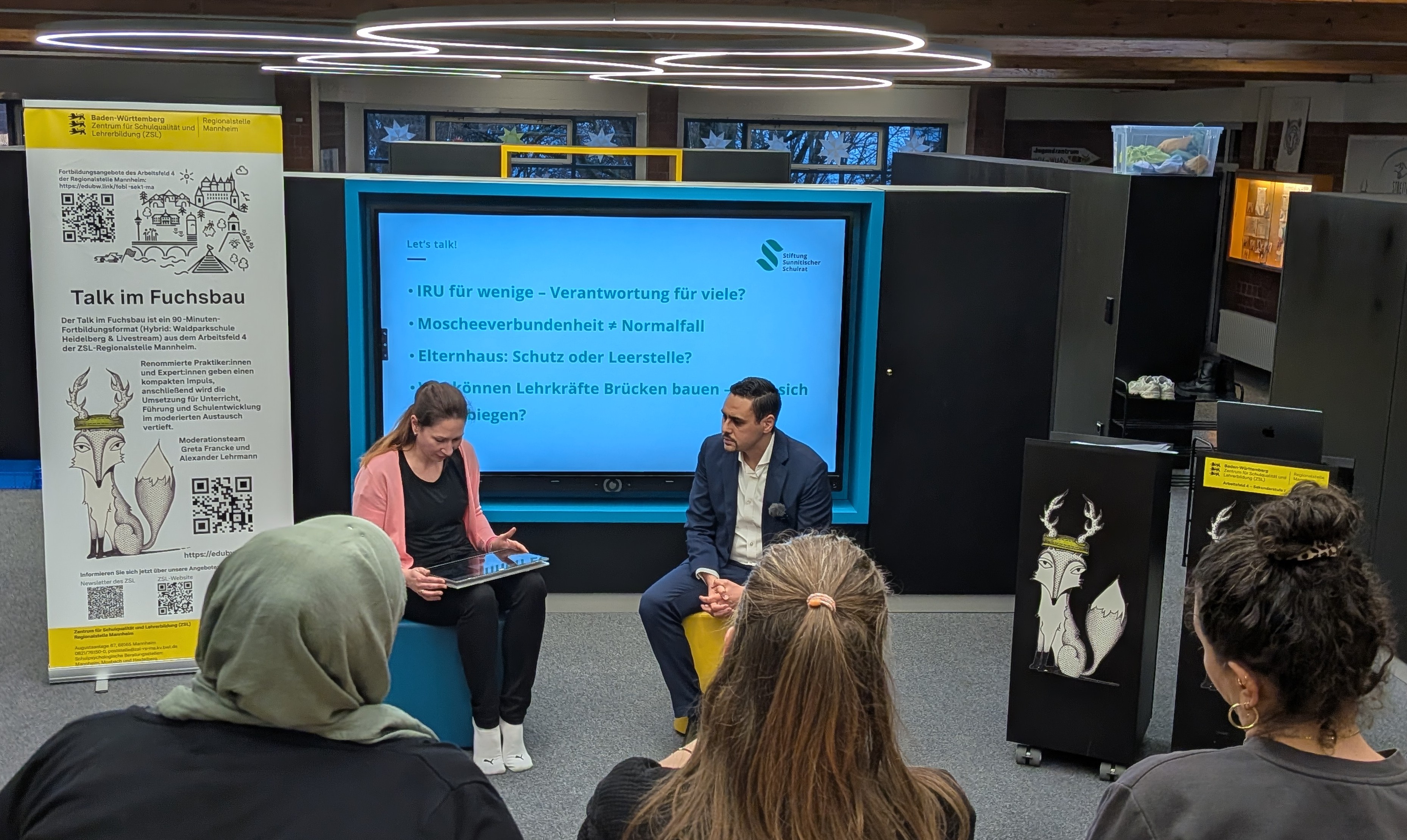 Talk im Fuchsbau Blick auf die Bühne