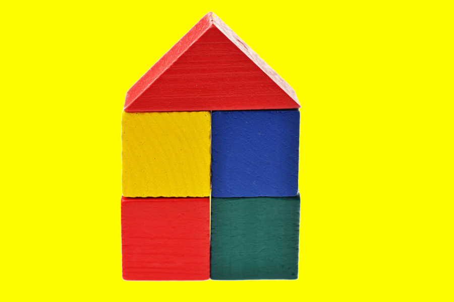 Link zur Seite „Bildungsreform 2025 – die Innovationselemente“  (Foto: fünf farbige Bauklötze, die ein Haus bilden)