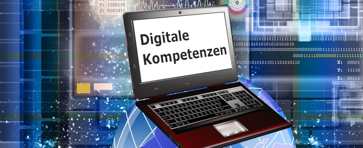 Link zur ZSL-Aktuelles-Meldung: Digitale Kompetenzen von Schulleitungen stärken (Schwäbisch Gmünd, 19. bis 20.10.2026, jeweils 10.00 bis 17:00 Uhr) (Bild: aufgeklappter Laptop, auf dessen Monitor Digitale Kompetenzen steht. Im Hintergrund sind abstrakte grafische Muster in Blautönen, 0101-Zahlenfolgen und ein Teil von einem Erdglobus zu sehen.)