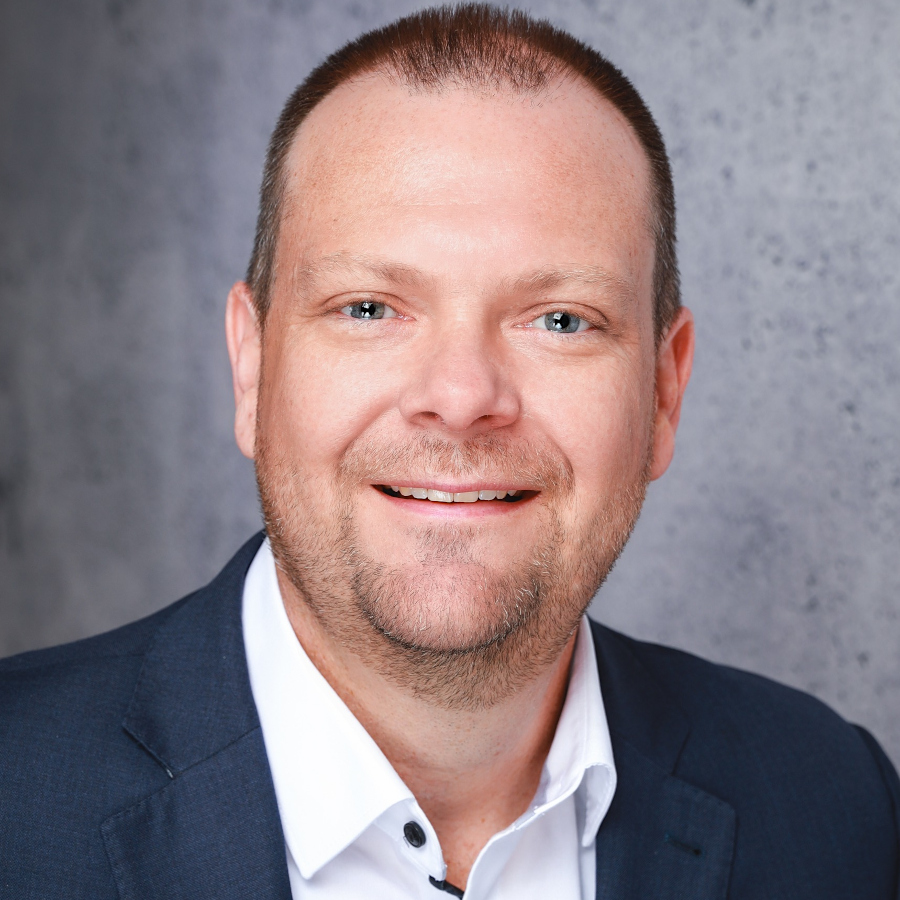 portrait photograph: Konrad Neufeld