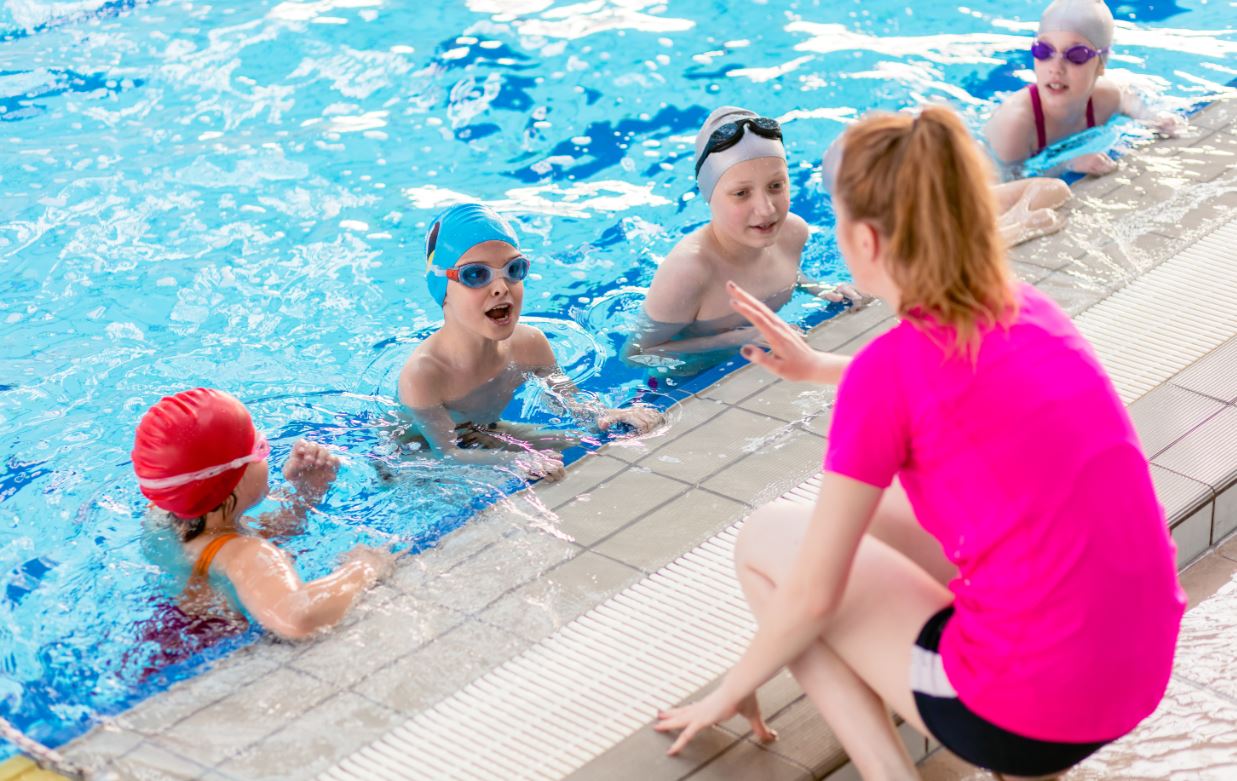 Foto: Schwimmen im Sportunterricht