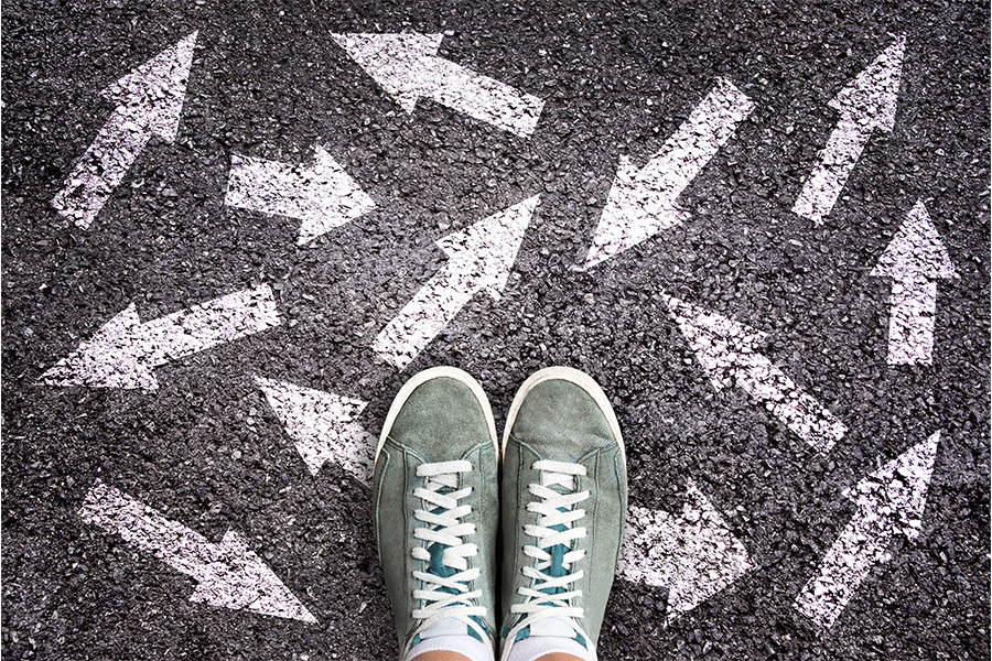 Link zu den Fortbildungsangeboten. Foto: Eine Fotografie des Gebäudes in Heilbronn, in dem sich das KI-Zentrum des ZSL befindet. Zu sehen ist ein vierstöckiges Hochhaus vor blauem Himmel.