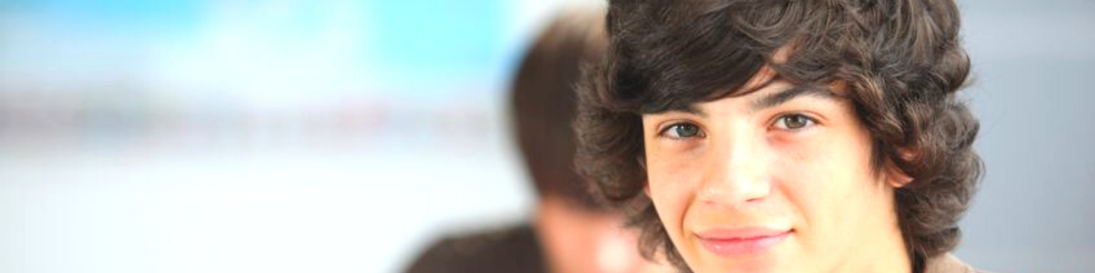 Foto: Jugendlicher in der Schule