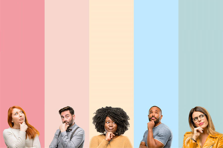 Link zu den FAQ. Foto: Fünf Personen am unteren Bildrand in verschiedenen, symbolisch nachdenkenden Positionen vor einem gestreift farbigem Hintergrund. 